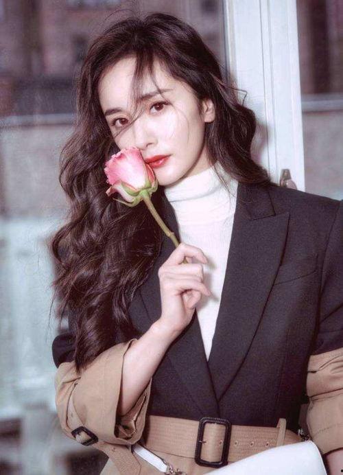 娱乐圈八卦最新爆料杨幂,神秘男友身份引热议！